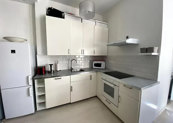 公寓 Moderne, Terrasse Et Climatise, Proche Plage, Spacieux