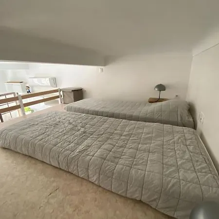 Apartment Moderne, Terrasse Et Climatise, Proche Plage, Spacieux *