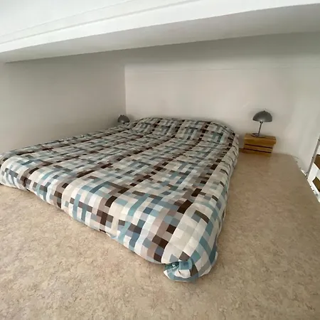 Moderne, Terrasse Et Climatise, Proche Plage, Spacieux Apartament *