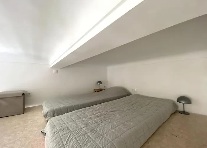 Daire Moderne, Terrasse Et Climatise, Proche Plage, Spacieux *