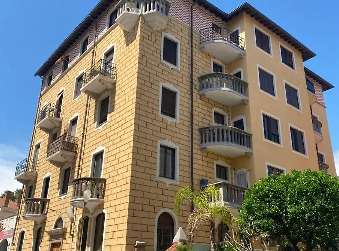 Daire Moderne, Terrasse Et Climatise, Proche Plage, Spacieux *