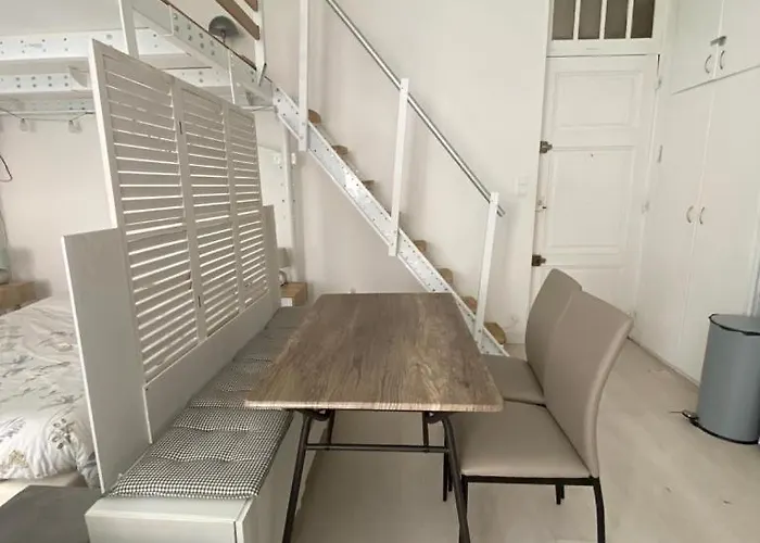 Daire Moderne, Terrasse Et Climatise, Proche Plage, Spacieux